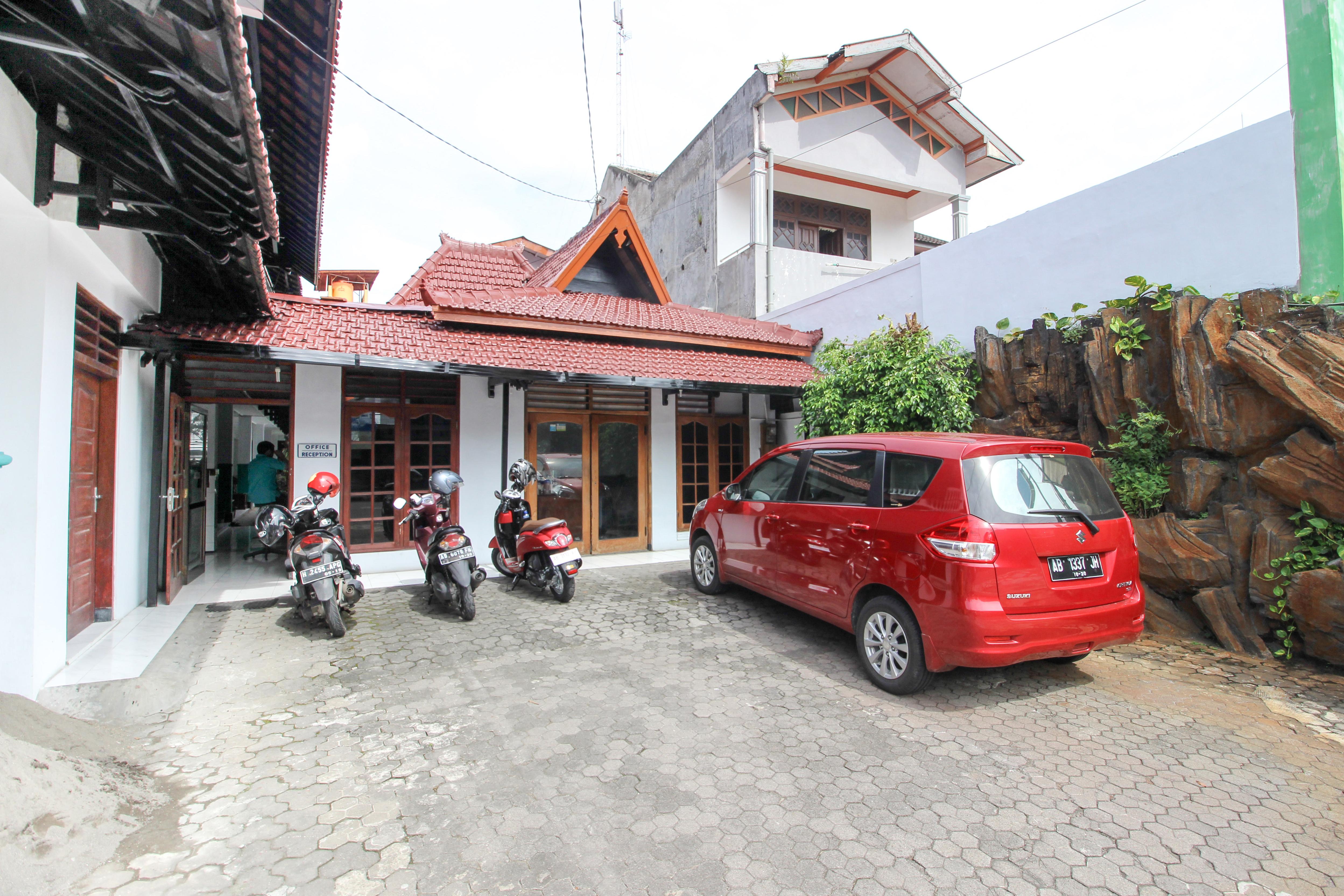 Reddoorz Plus Near Alun Alun Selatan Hotel Jogjacarta Exterior foto