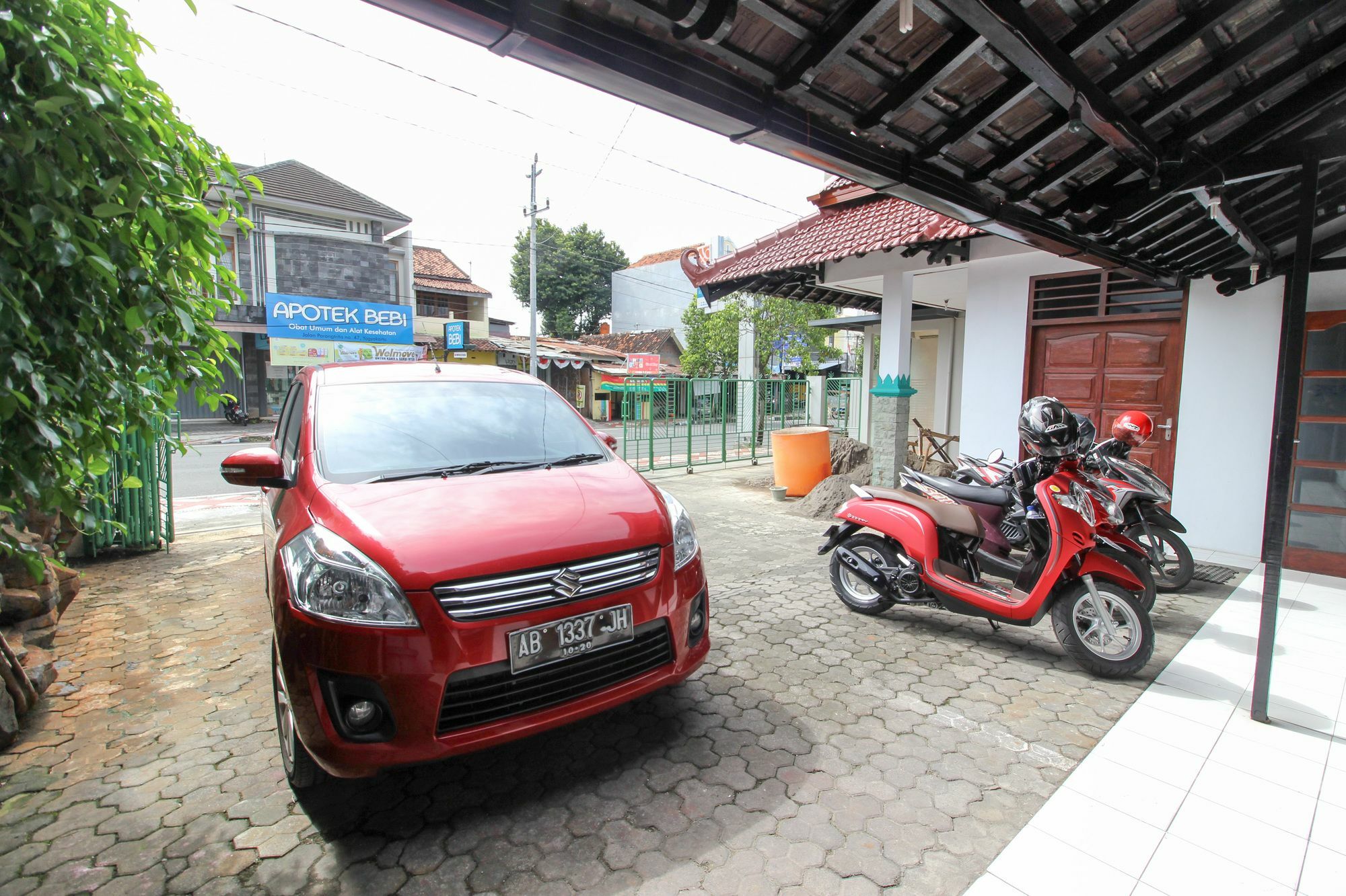 Reddoorz Plus Near Alun Alun Selatan Hotel Jogjacarta Exterior foto